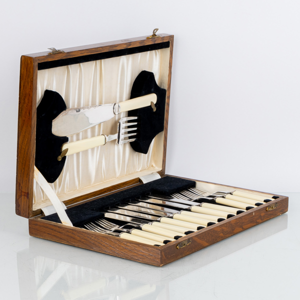 FISKBESTICK, 14 del, nysilver, England, 1900-tal