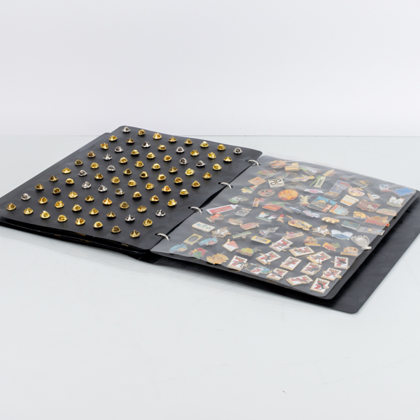 SAMLING PINS, ca 230 st, metall, 1900-tal