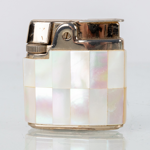 TÄNDARE, metall och pärelmor, Ronson, England, 1900-tal