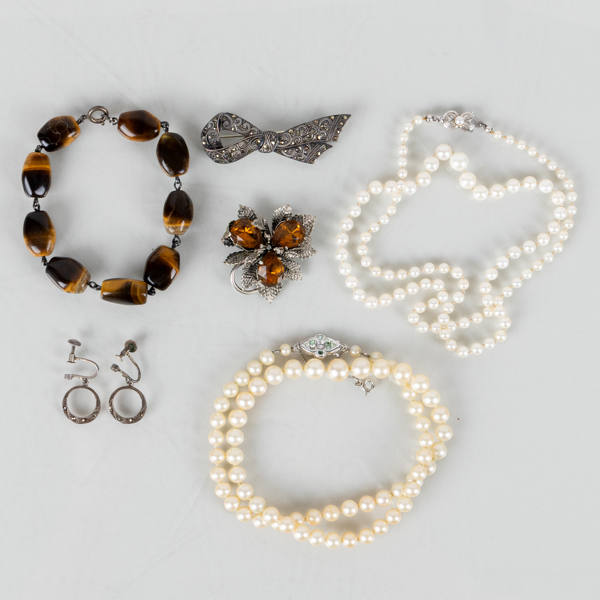 SMYCKEN, 6 del, 1900-tal