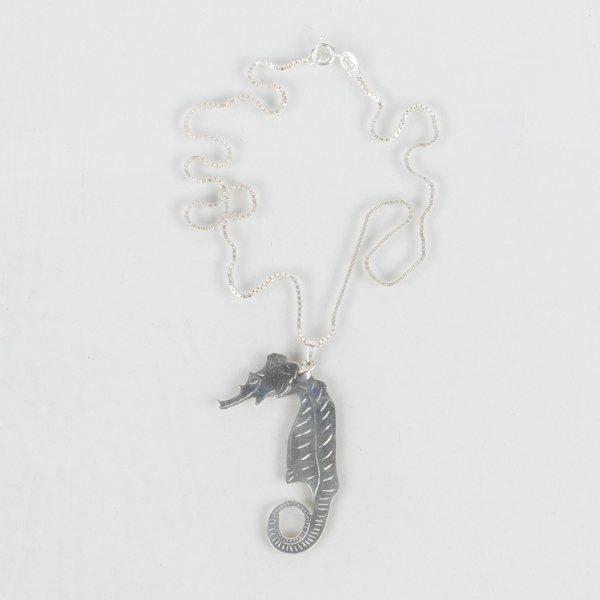 HÄNGE MED KEDJA, silver, Birger Henriksson, Vrigstad 1988