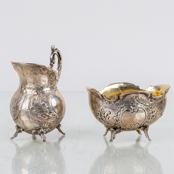 SOCKERKÅL OCH GRÄDDKANNA, silver, rokokostil, 1900-talets första hälft