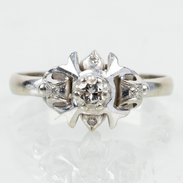 RING, 18k vitguld, med diamanter, vikt ca 2,8 g