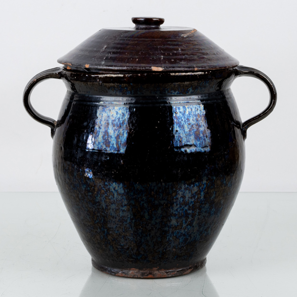 KRUS, med lock, lergods, 1900-talets första hälft