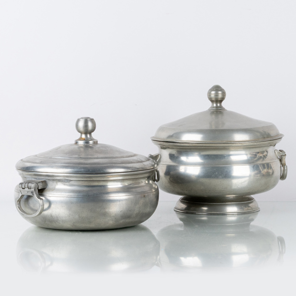 TERRINER, med lock, 2 st, tenn, Ekesjö 1800-tal samt  Sacndia tenn 1900-tal