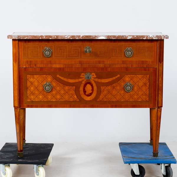 BYRÅ, gustaviansk stil, 1900-tal