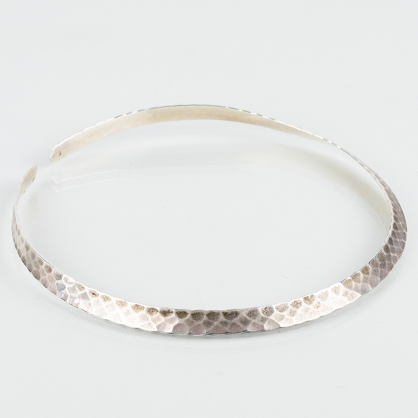 HALSRING, sterlingsilver, 1900-talets andra hälft, vikt ca 28 g