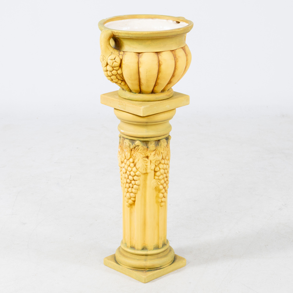 PIEDESTAL MED YTTERFODER, keramik, 1900-talets andra hälft 