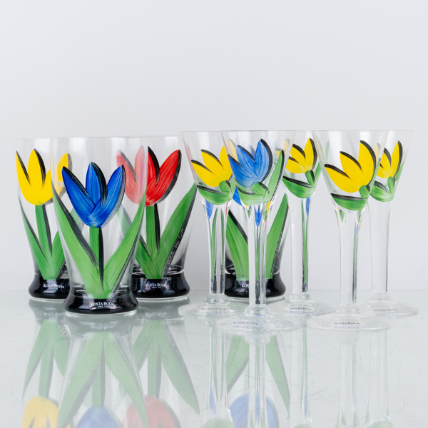 ÖLGLAS OCH SNAPSGLAS, 9 del, motiv "Tulipa" av Ulrica Hydman-Vallien, Kosta Boda 