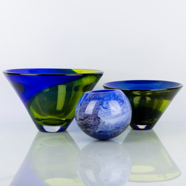 VASER OCH SKULPTUR, glas, bla Målerås, 1900-/2000-tal