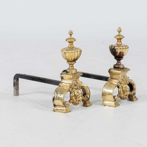 ELDHUNDAR, 1 par, smide och mässing, sannolikt Frankrike, 1800-/1900-tal