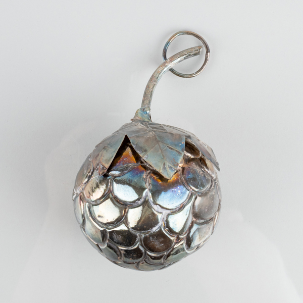 DEKORATION, försilvrad metall, sannolikt Sydamerika, 1900-talets andra hälft