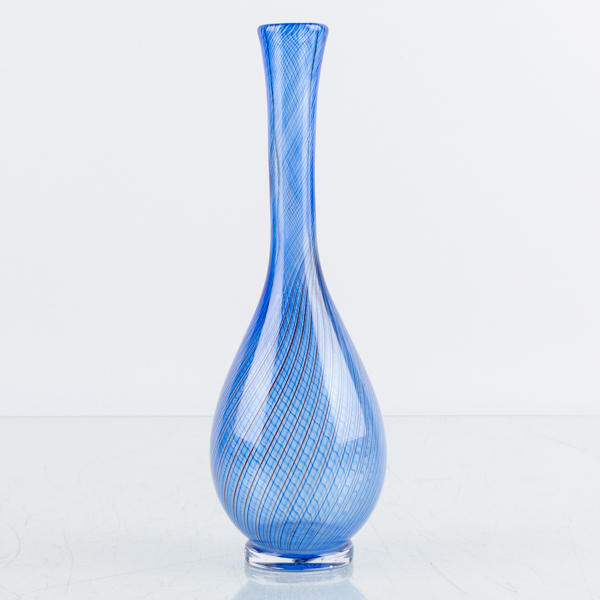 VICKE LINDSTRAND (1904-1983), vas, glas, "Colora", kosta, 1950-tal, signerad 