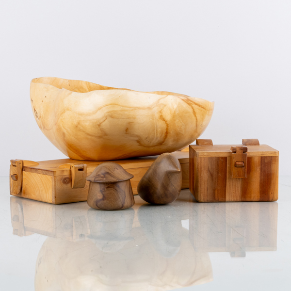 SAMLING TRÄFÖREMÅL, 5 st, olika träslag, 1900-tal