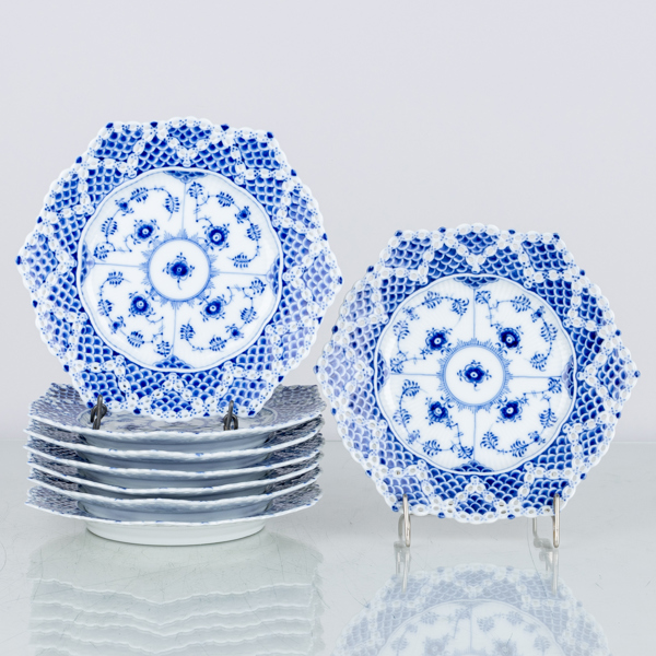 ROYAL COPENHAGEN, 8 st, assietter, porslin, "Musselmalet", modell 1094, Danmark