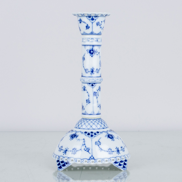 ROYAL COPENHAGEN, ljusstake, porslin, "Musselmalet", modell 1008, Danmark