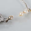 PÄRLCOLLIER, odlade pärlor, silverlås, 1900-talets mitt