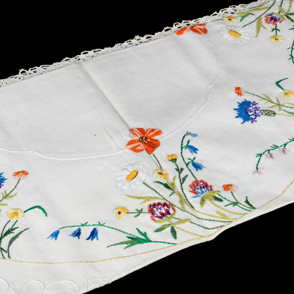 DUKAR OCH SERVETTER, 12 del, linne/bomull, mestadels 1900-talets andra hälft