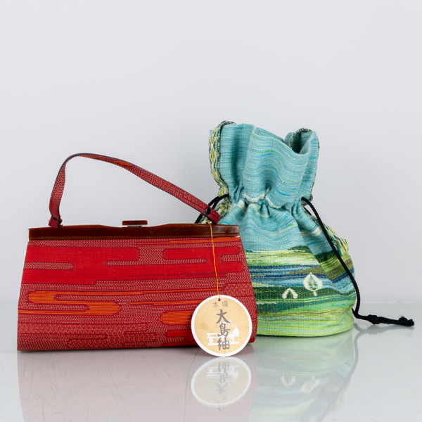 HANDVÄSKOR, 2 st, bla Yukara Ori, Hokkaido, Japan, sannolikt 1980-tal