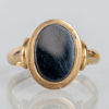 RING, 18k guld, med onyx