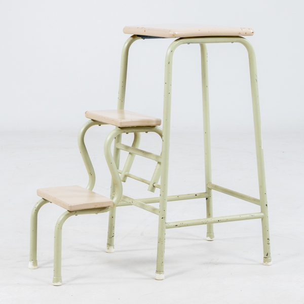 TRAPPSTEGE, 1900-talets mitt