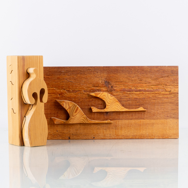 GUNNAR KANEVAD, väggrelief och skulptur, trä, signerad och daterad 1991