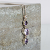 HALSKEDJA MED HÄNGE, sterlingsilver och lila stenar, 2000-tal
