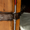 HÖRNSKÅP, allmoge, med datering 1825