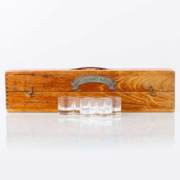 ETUI MED SNAPSGLAS, "Captains bar", 1900-talets mitt