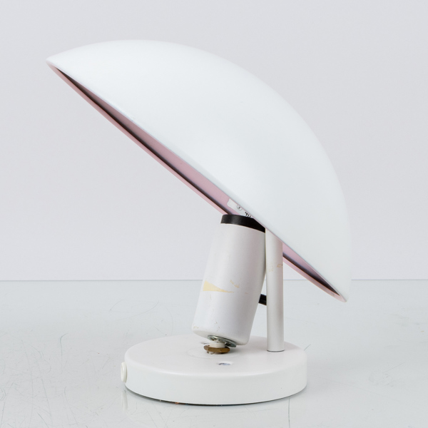 POUL HENNINGSEN, vägglampett, vitlckerad metall, "PH Hatt", Louis Poulsen, Danmark