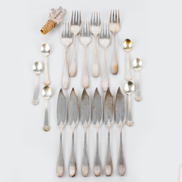 BESTICK SAMT KORK, nysilver, 1900-tal