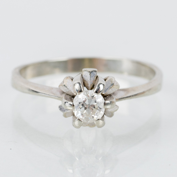 ENSTENSRING, 18k vitguld, med gammalslipad diamant ca 0.20 ct