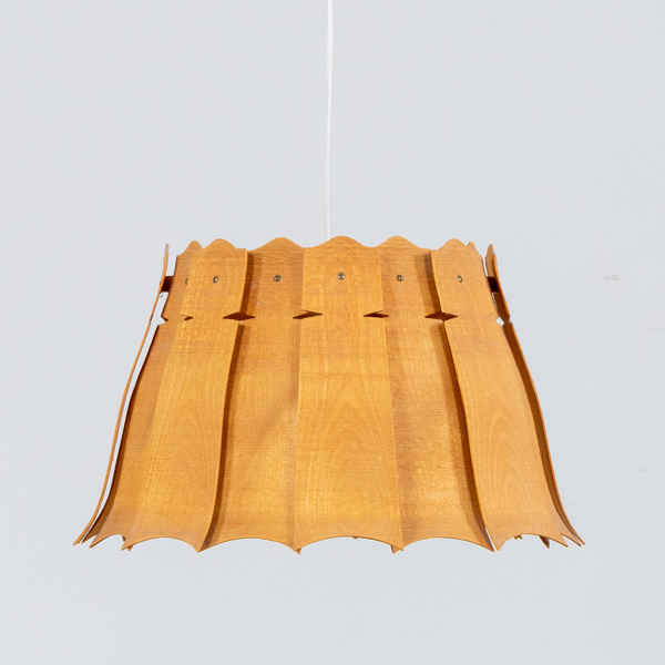 GUNNAR KANEVAD, taklampa, trä, signerad och daterad 1980