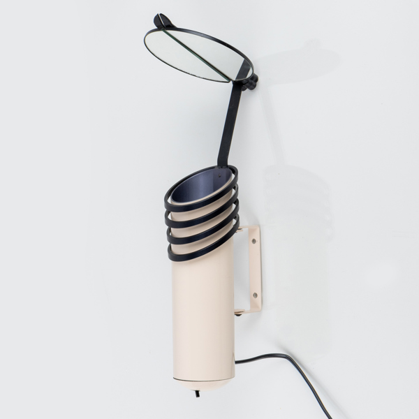 STIG AHLSTRÖM & CLAS KOCK, vägglampa, metall, "Skarabé", Ateljé Lyktan, Åhus, 1980-tal