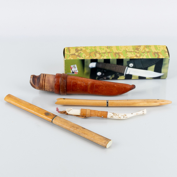 KNIVAR, 5 st, trä och horn, bla Helle, Norge och Jaguar, Master Cutlery inc. 1900-tal