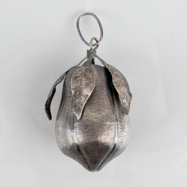 DEKORATION, silver, sannolikt Sydamerika, 1900-talets andra hälft