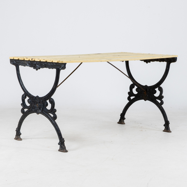 TRÄDGÅRDSBORD, gjutjärn, sannolikt 1900-talets första hälft 