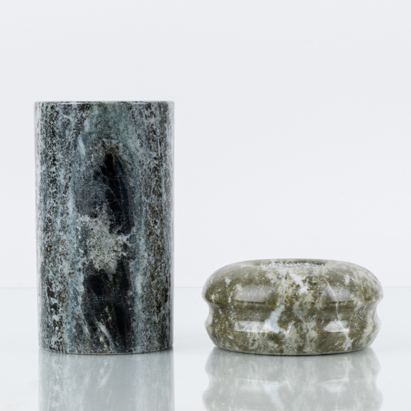 VAS OCH LJUSLYKTA, kolmårdsmarmor, 1900-tal