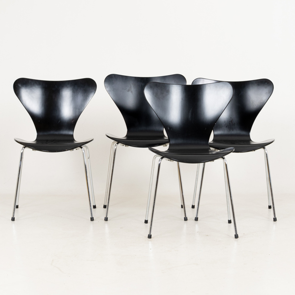 ARNE JACOBSEN, 4 st stolar, "Sjuan", Fritz Hansen, år 2007