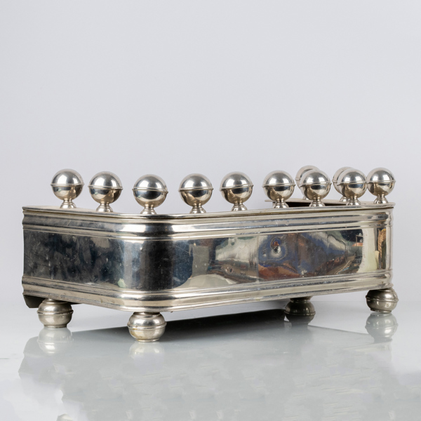 BRASSYDD, vitmetall, 1900-tal