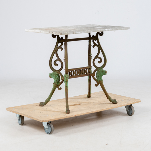 TRÄDGÅRDSBORD, gjutjärn och sten, 1900-talets första hälft