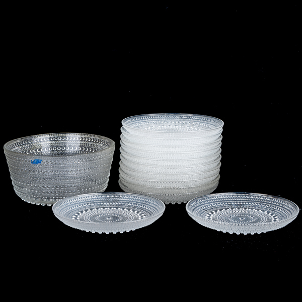 OIVA TOIKKA, 13 del, skål samt assietter, glas, "Kastehelmi", Nuutajärvi