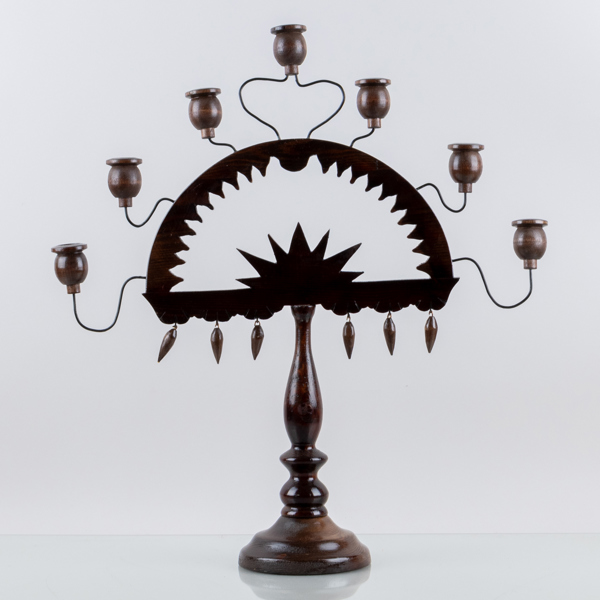 KANDELABER, trä och smide, sk Smålandsstake, Ruben Andersson, Kolmården 2003