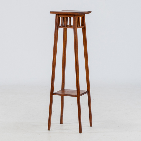 PIEDESTAL, betsat trä, sannolikt 1900-talets första hälft