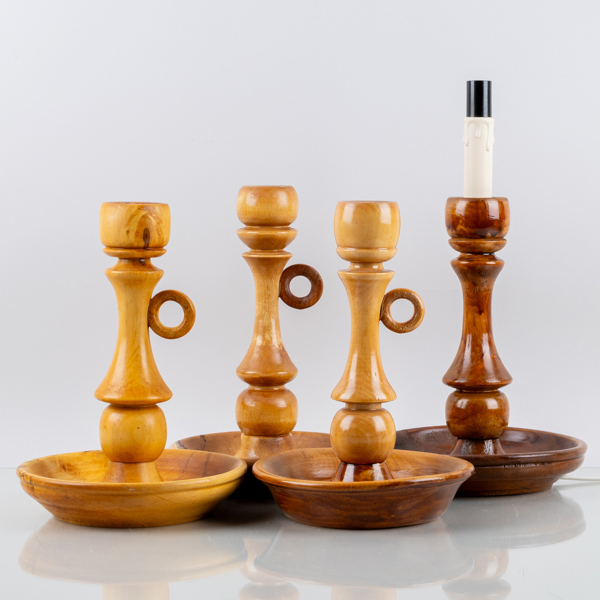 BORDSLAMPA SAMT 3 LJUSSTAKAR, trä, Ruben Andersson, bla 2002