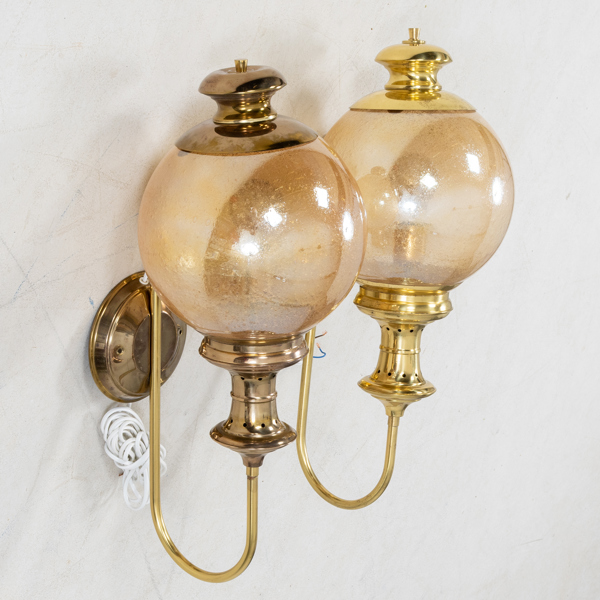 VÄGGLAMPOR, 1par, mässing och glas, Miranda AB, Svedala, 1900-talets andra hälft