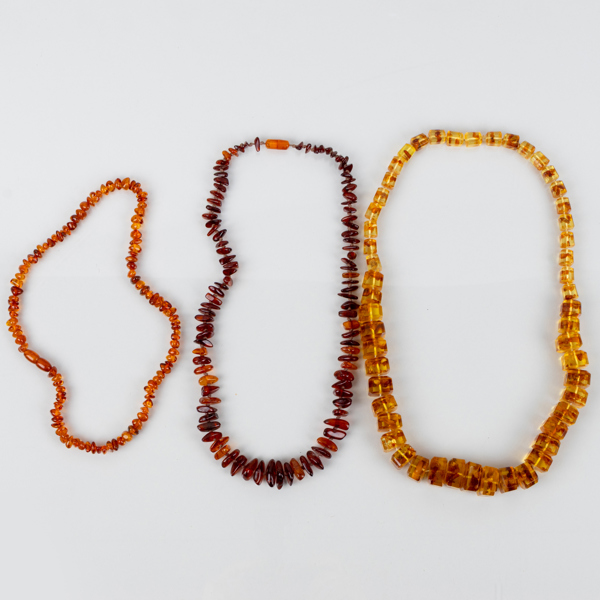 COLLIER, 3 st, bärnsten, 1900-talets mitt