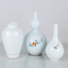 VASER, 3 st, porslin, sk Kakiemon Sakaida, Japan, 1900-talets andra hälft
