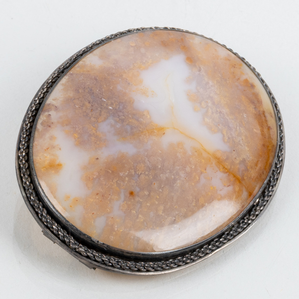 BROSCH, silver, med agat, sannolikt 1900-talets första hälft