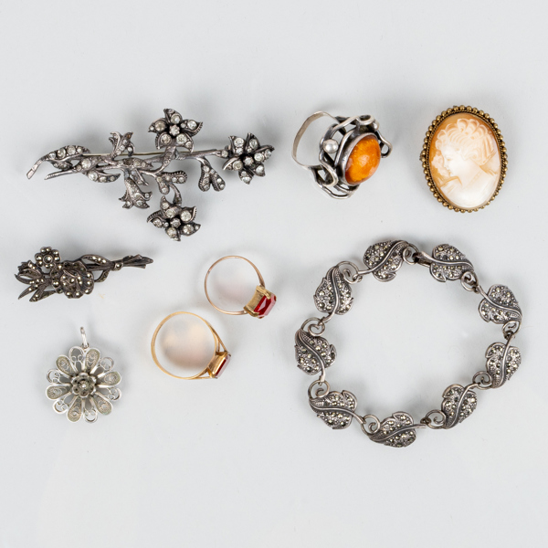 SAMLING SMYCKEN, mestadels silver, bla 1900-talets mitt